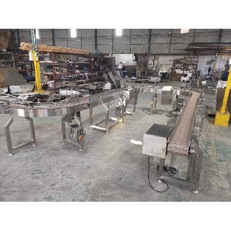 Bottle conveyor line 1